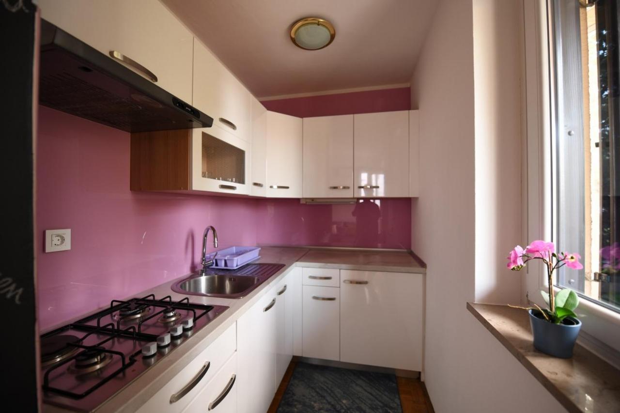 Apartment 5 Min Walk To Beach, 2x Queen Bed, 2x Ac, Garage Izola