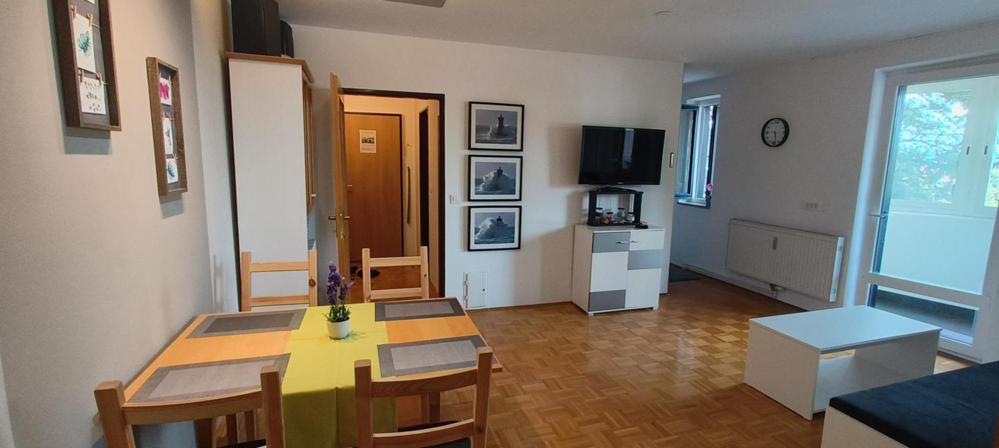 5 Min Walk To Beach, 2x Queen Bed, 2x Ac, Garage * Izola