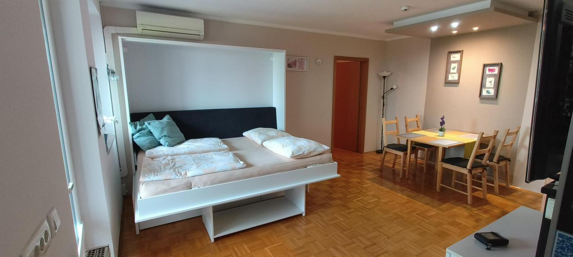 5 Min Walk To Beach, 2x Queen Bed, 2x Ac, Garage *